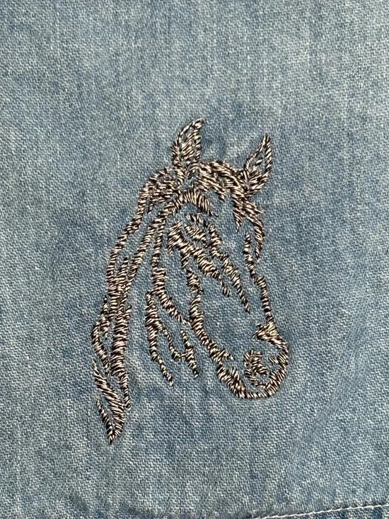Vintage Denim Shirt with Horse Embroidery – Western Style – Size Medium - Picture 6 of 10